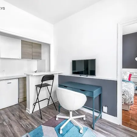 Daire Charming 1 Bedroom Les Moulineaux